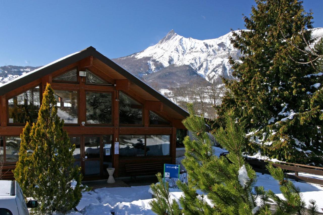 Отель Vvf Les Ecrins Champsaur Сен-Бонне-ан-Шансор Экстерьер фото